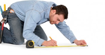 Measure Pool for a Pool Cover – Quick Easy Tips Man taking measurements