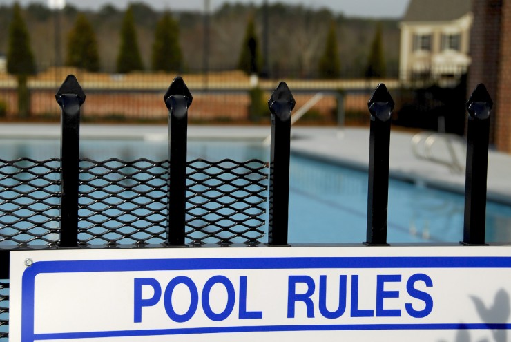 Pool Rules sign