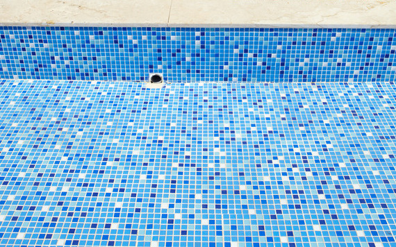 Empty tiled swimming pool