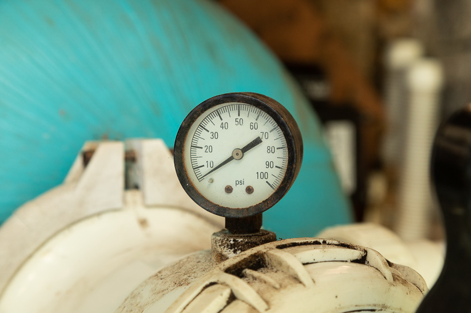 Typical pool filter pressure gauge.