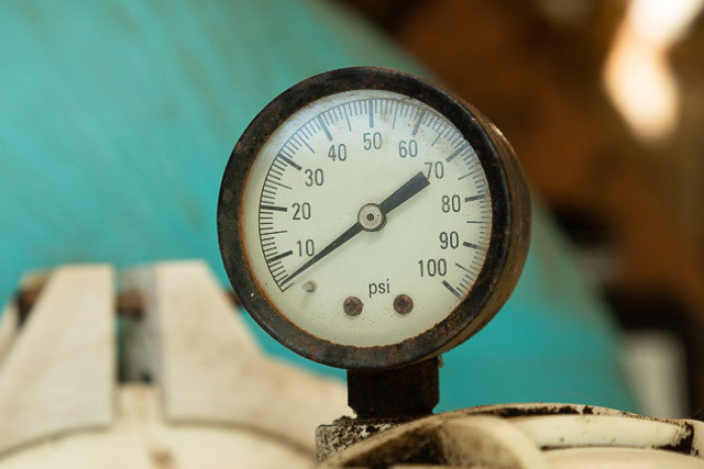 Filter pressure gauge showing low pressure.