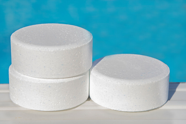 Pool chlorine tablets