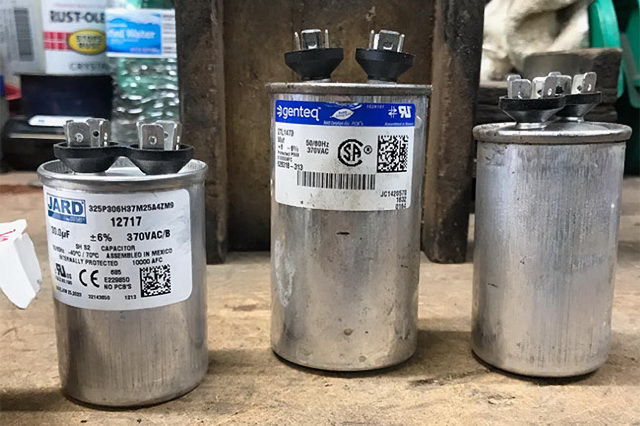 Pool pump motor capacitors