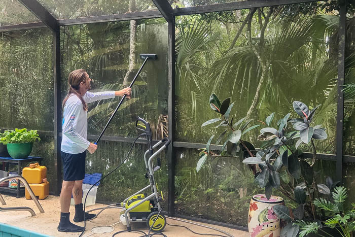 brushing pool enclosure-screen