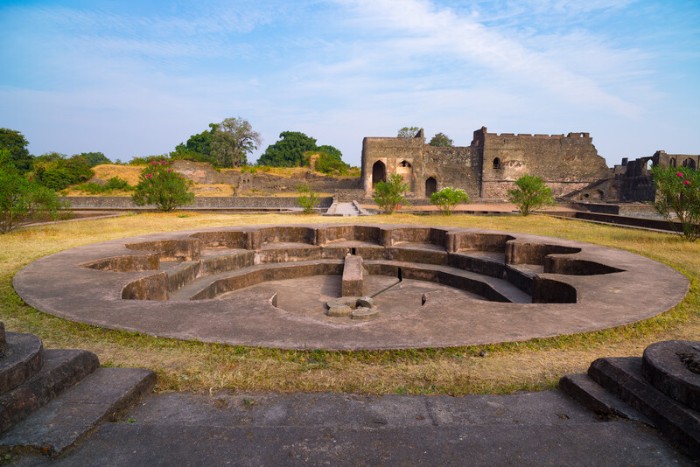 pool ruins at Jahaz Mahal, India